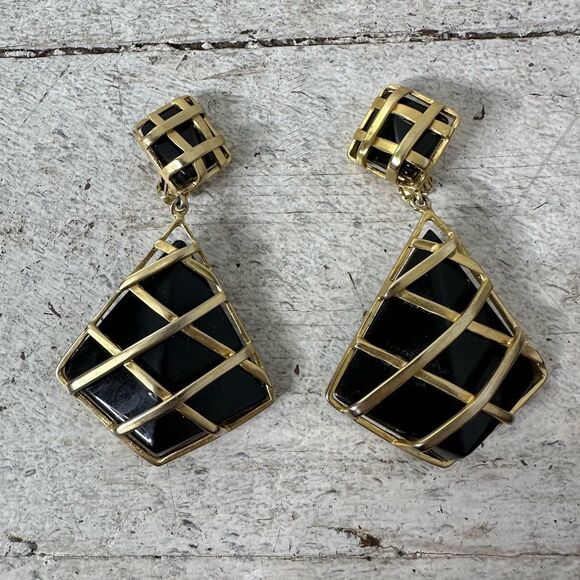 Vintage Caged Simulated Onyx Triangle Dangle Clip On Earrings - Picture 1 of 7